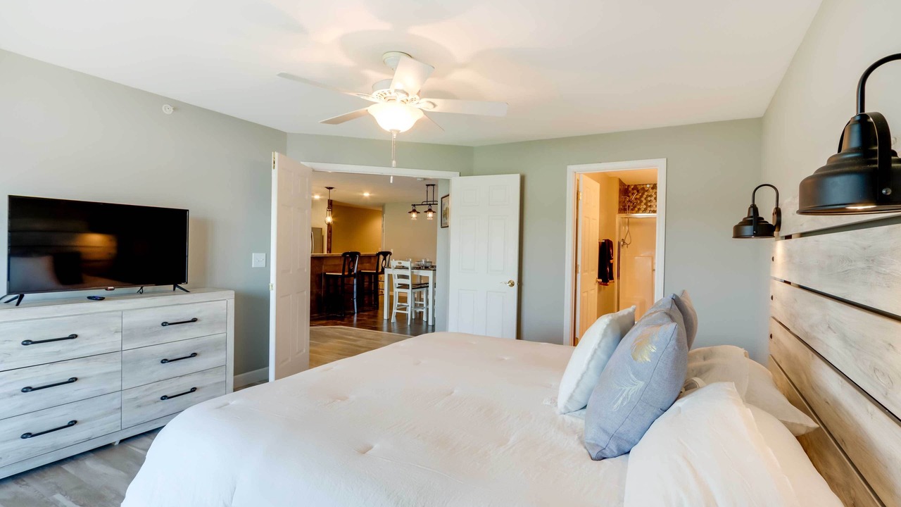 Photo of Bedroom in Camdenton