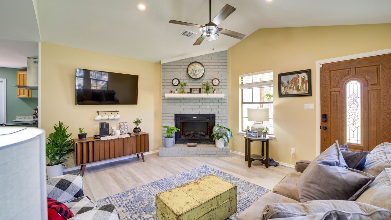 Photo of Livingroom in Barling