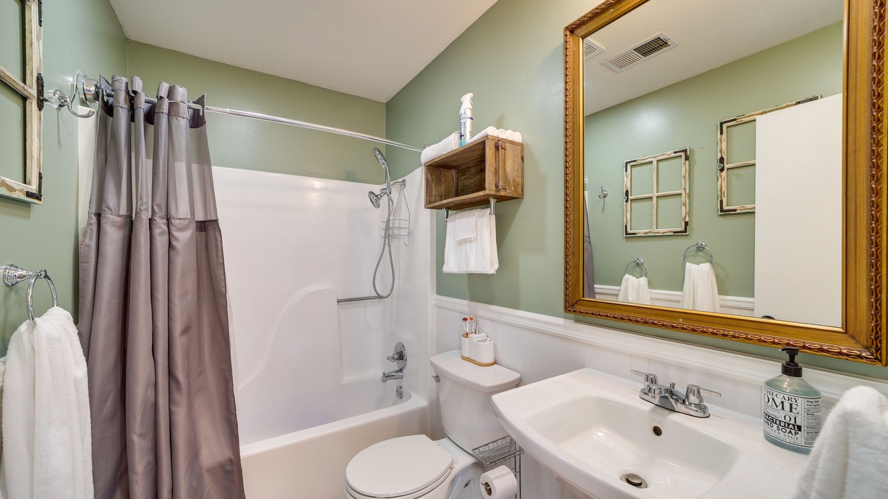 Photo of Bathroom in Barling