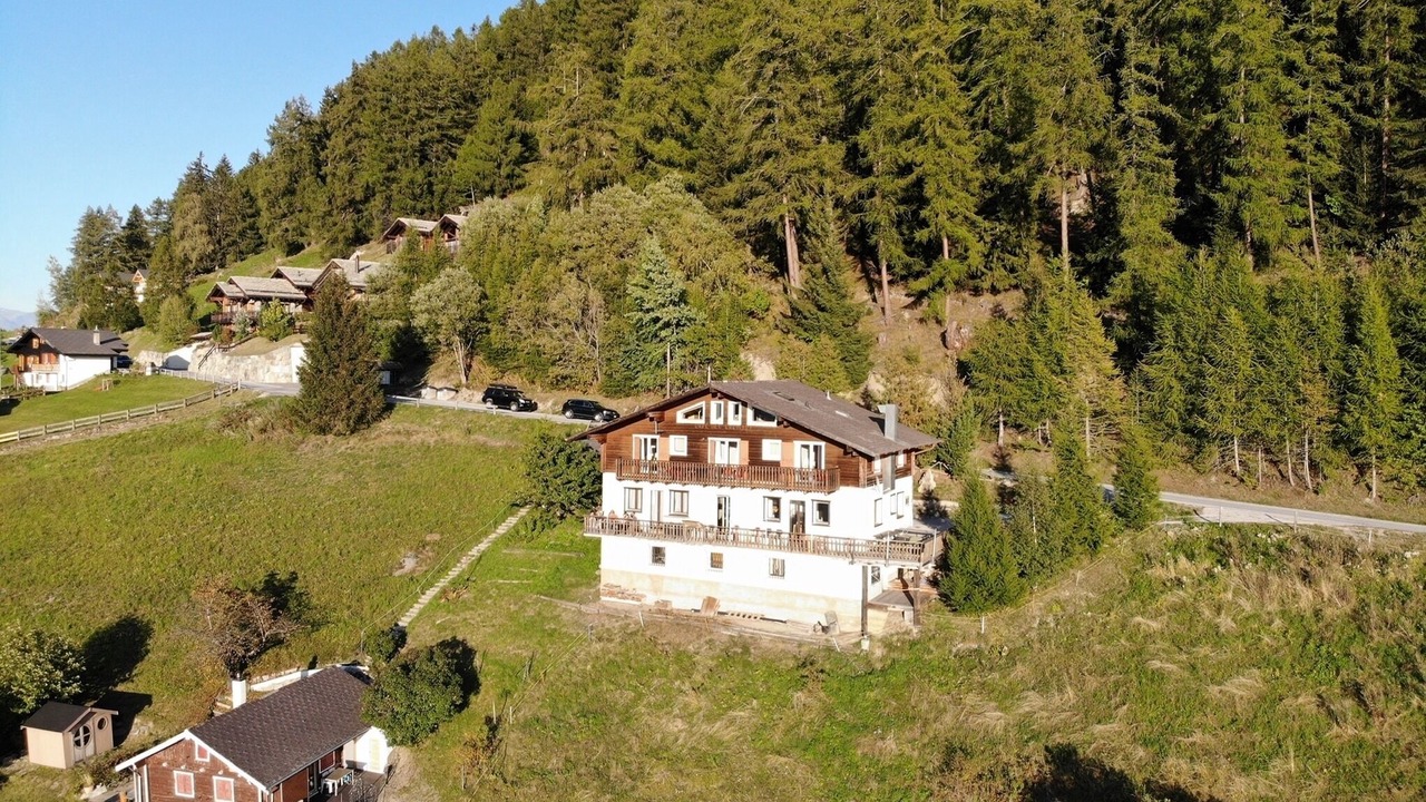 Photo of Outdoor in Saint-Pierre-de-Clages
