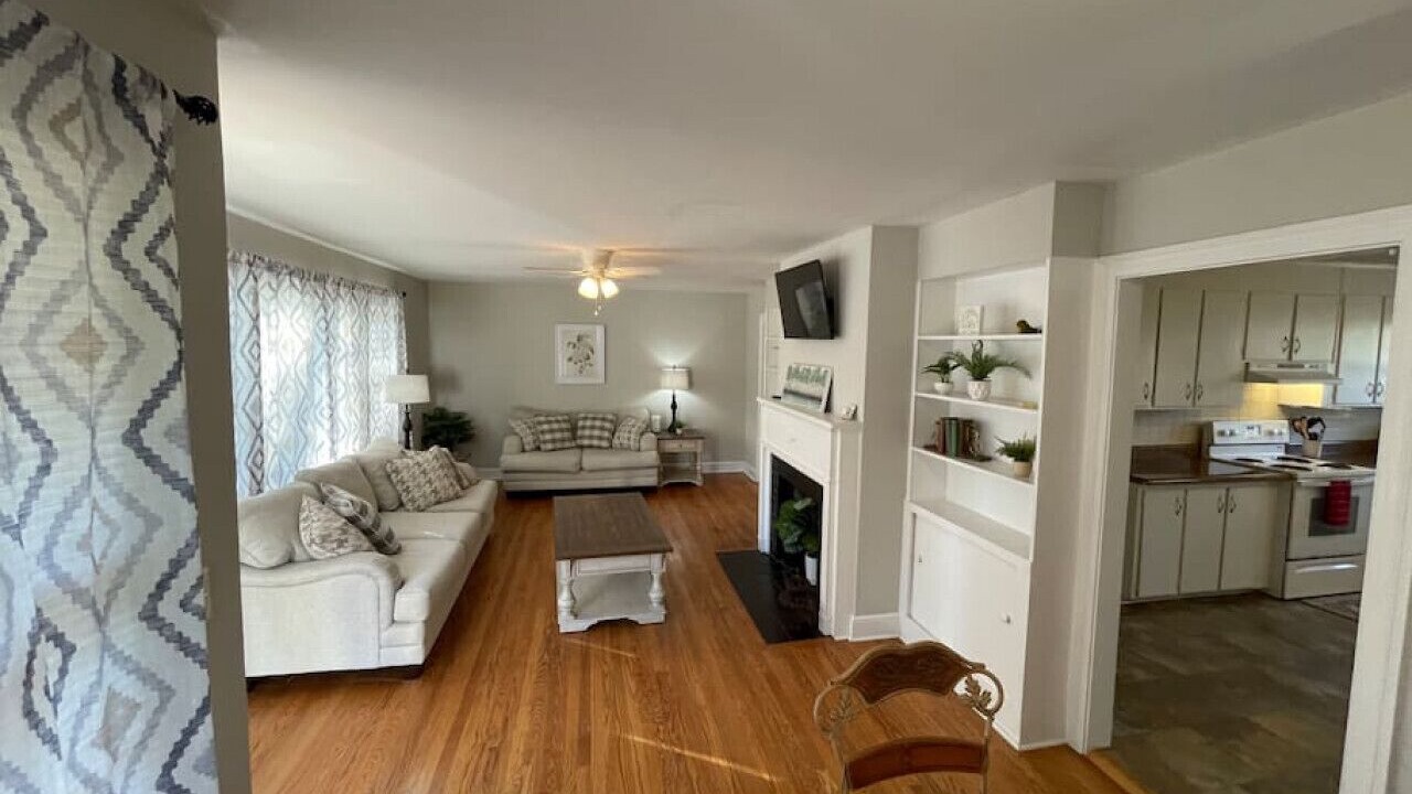 Photo of Livingroom in Gadsden