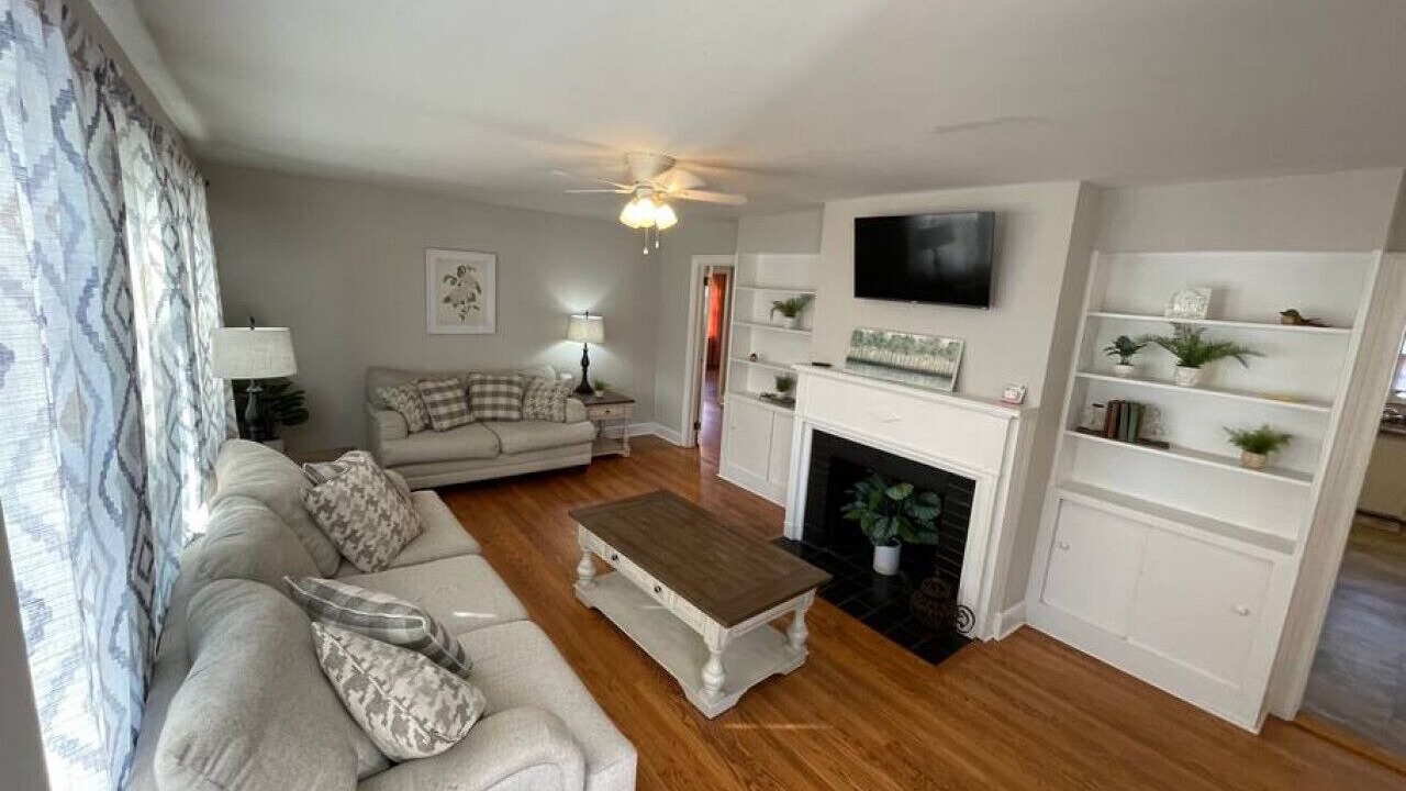 Photo of Livingroom in Gadsden