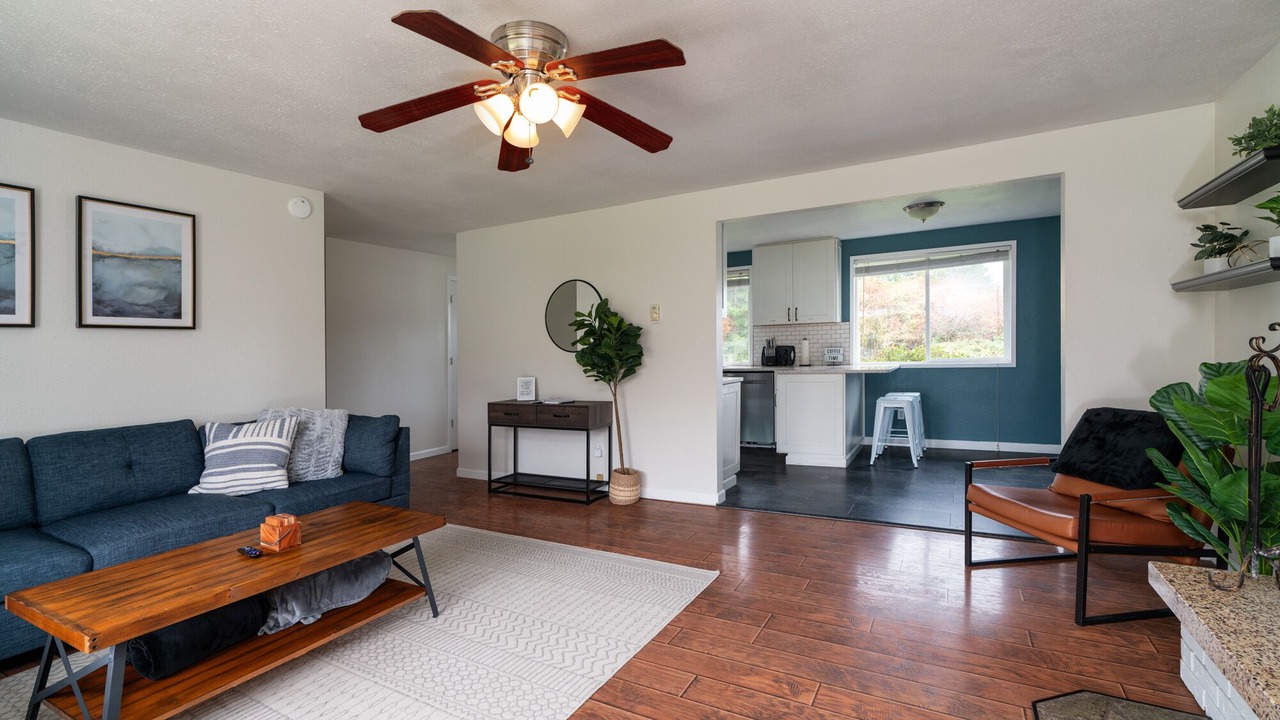 Photo of Livingroom in Forks