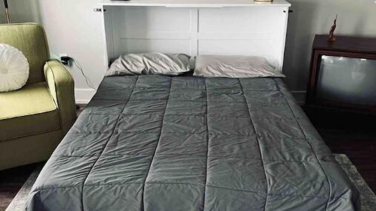 Photo of Bedroom in Court Avenue Entertainment District