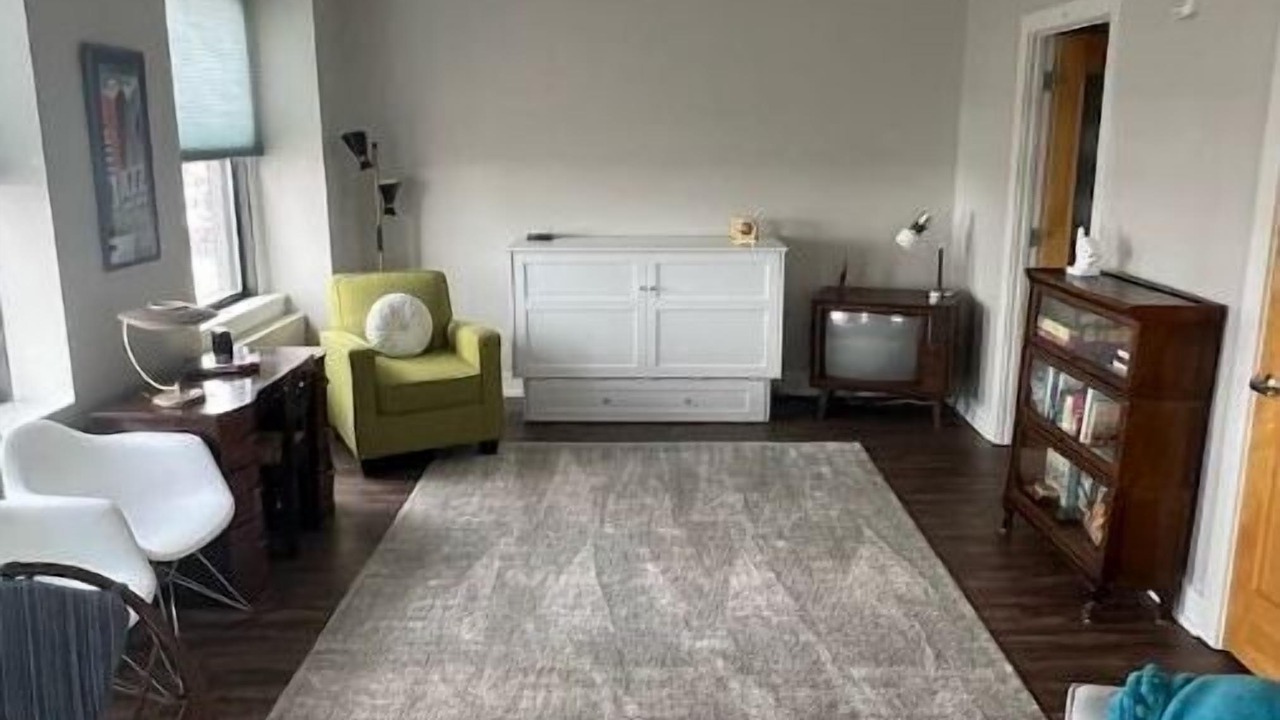 Photo of Livingroom in Court Avenue Entertainment District