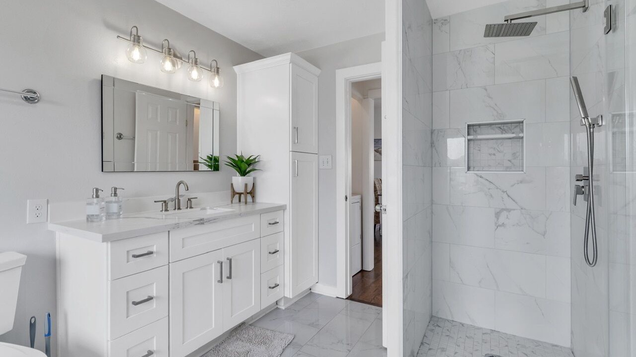 Photo of Bathroom in Port Bolivar