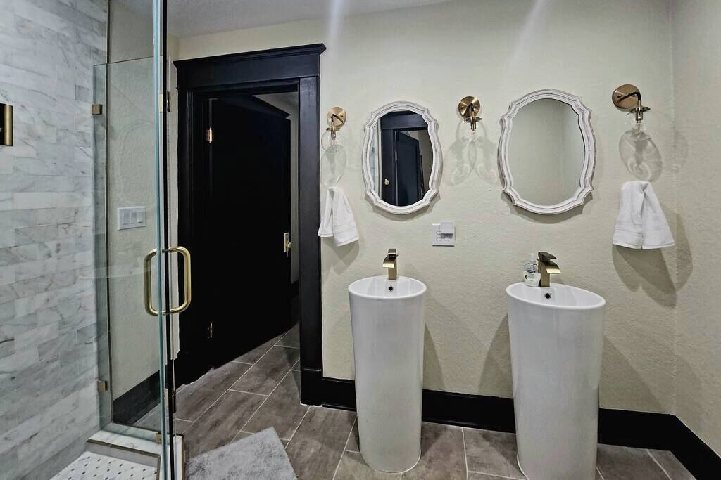 Photo of Bathroom in Midtown