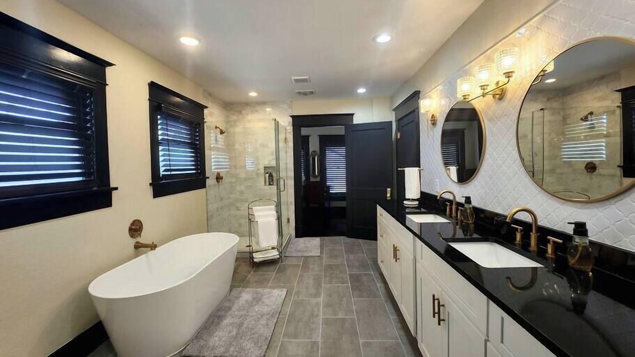 Photo of Bathroom in Midtown