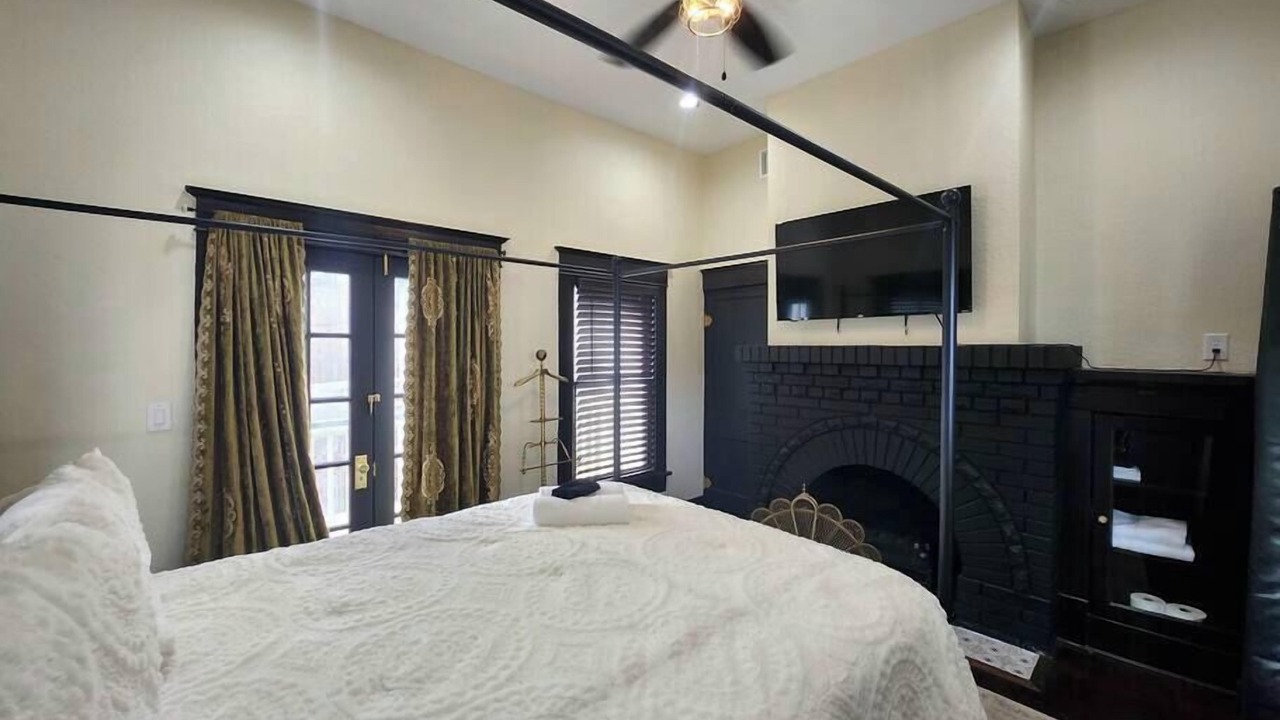 Photo of Bedroom in Midtown