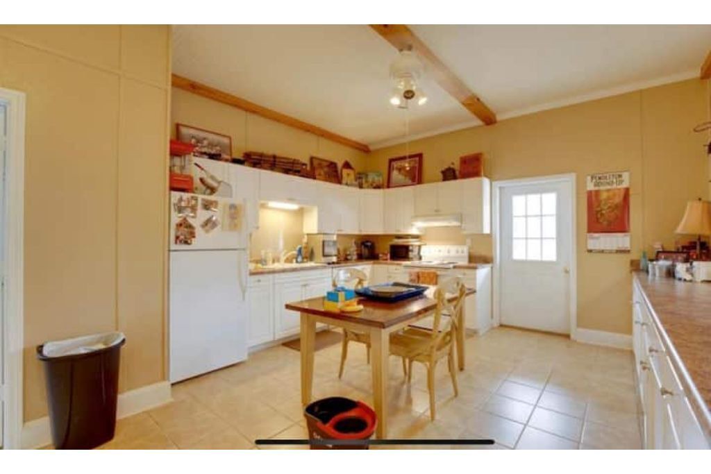 Photo of Kitchen in Saluda