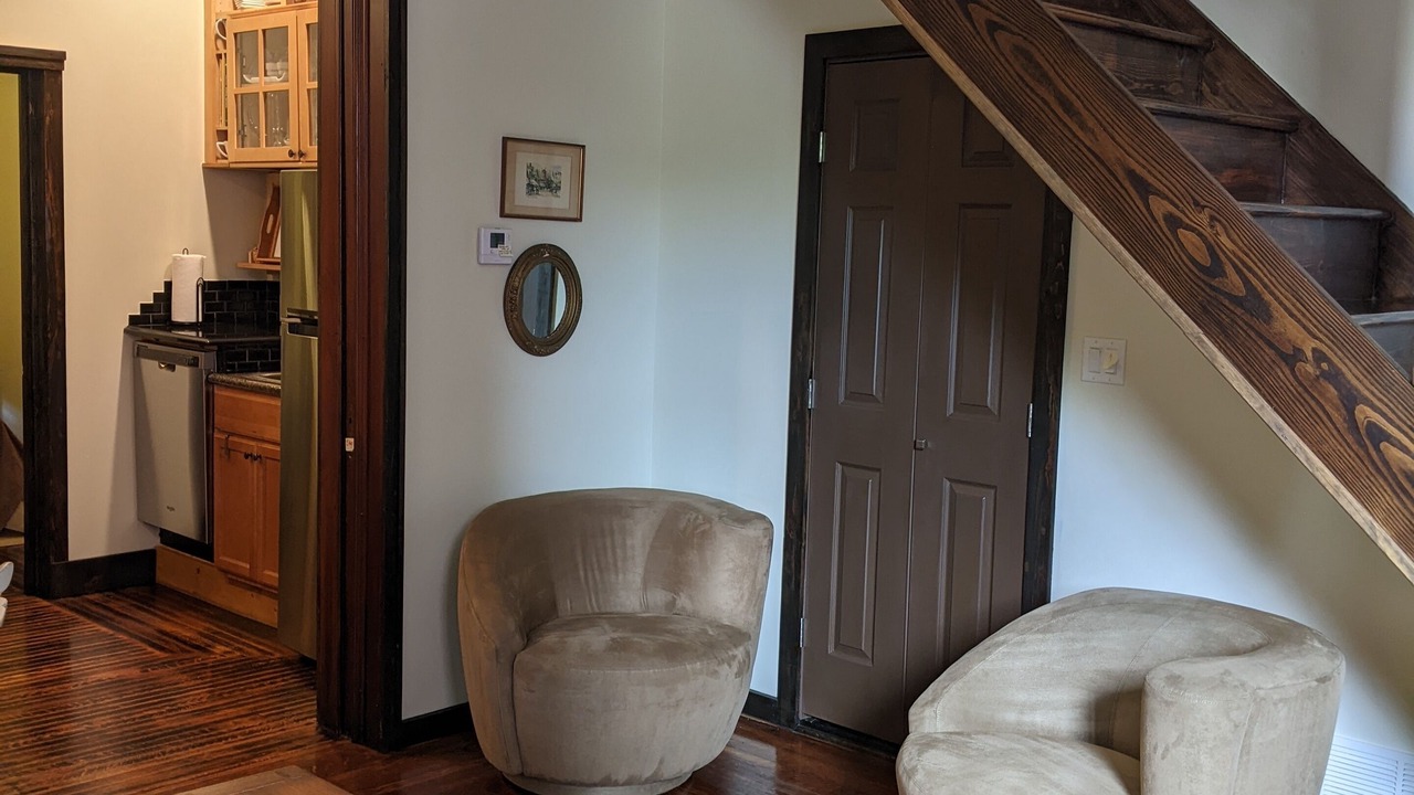 Photo of Livingroom in Utica