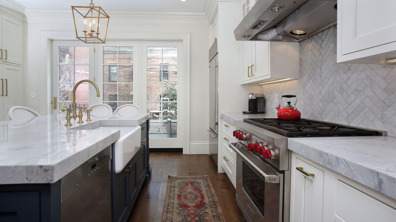 Photo of Kitchen in Thompson Square - Bunker Hill