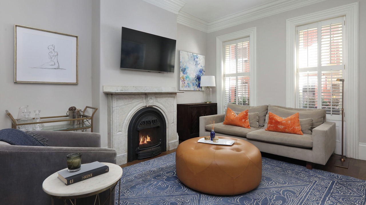 Photo of Livingroom in Thompson Square - Bunker Hill