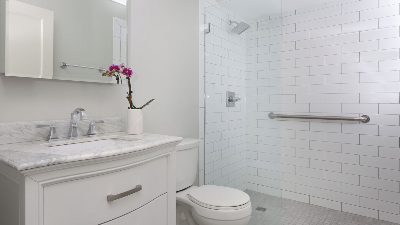 Photo of Bathroom in Thompson Square - Bunker Hill