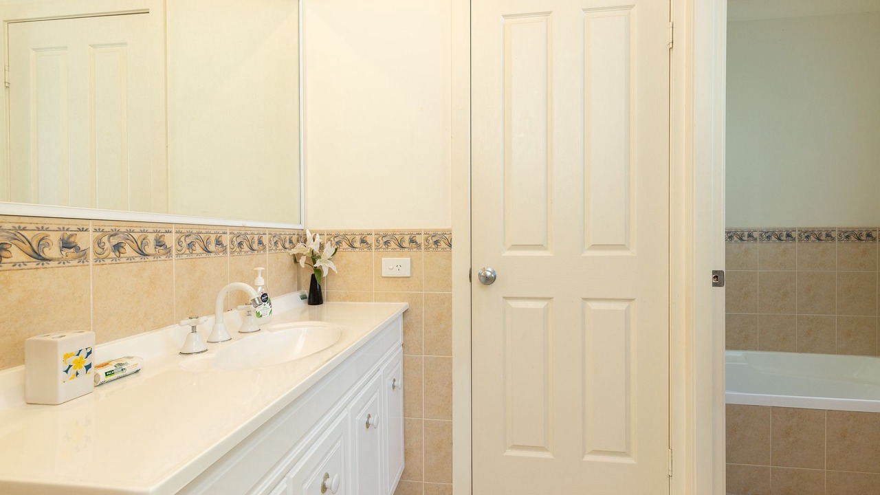 Photo of Bedroom in Elizabeth Beach