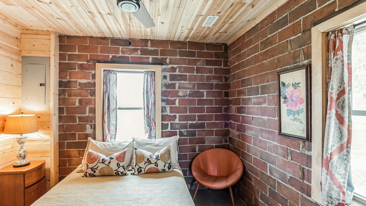 Photo of Bedroom in Otwell