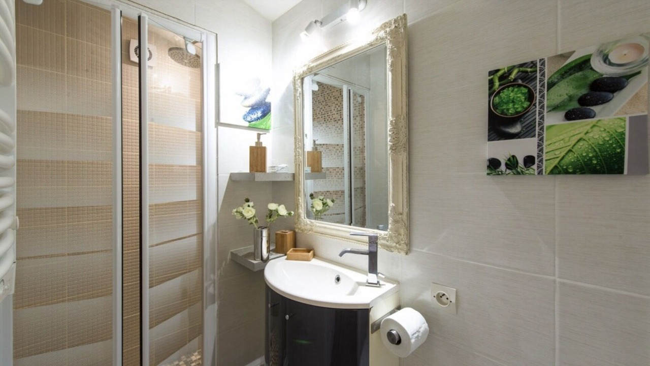 Photo of Bathroom in Flocourt