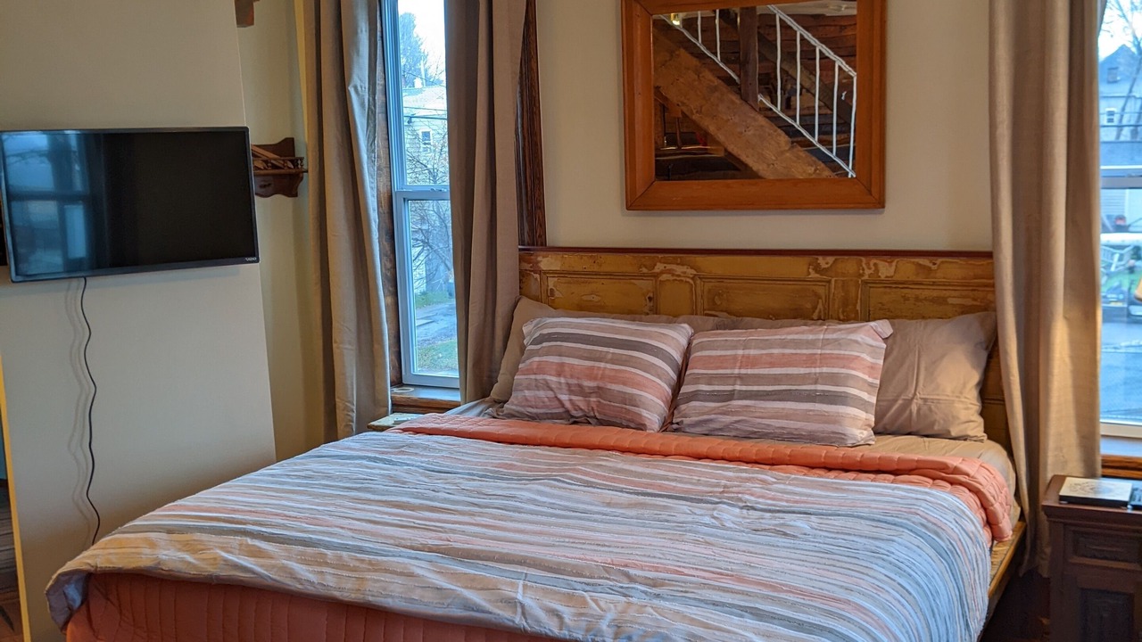 Photo of Bedroom in Utica