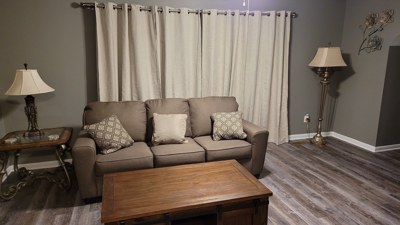 Photo of Livingroom in Guntersville