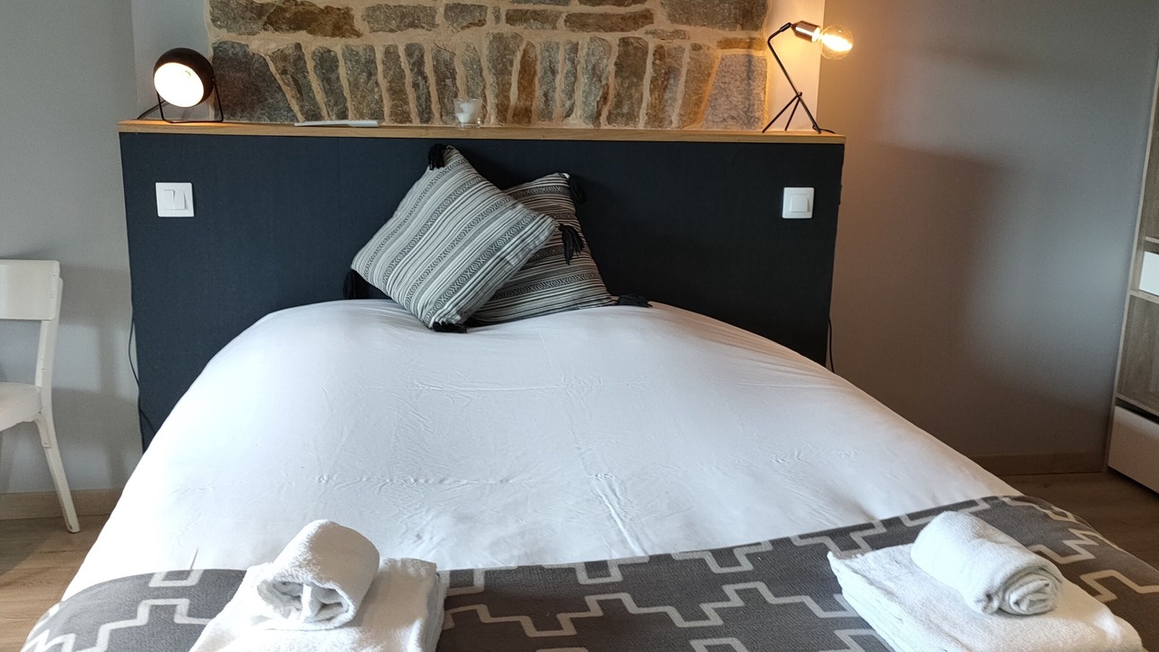 Photo of Bedroom in Isigny-le-Buat