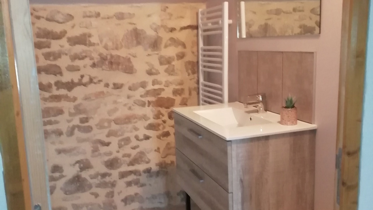 Photo of Bathroom in Saint-Jean-de-Maruejols-et-Avejan