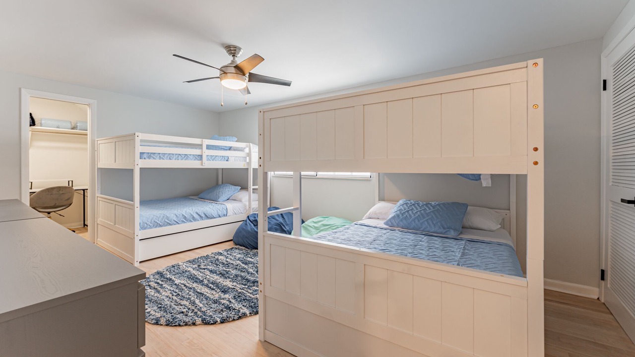 Photo of Bedroom in Bay Crest Park