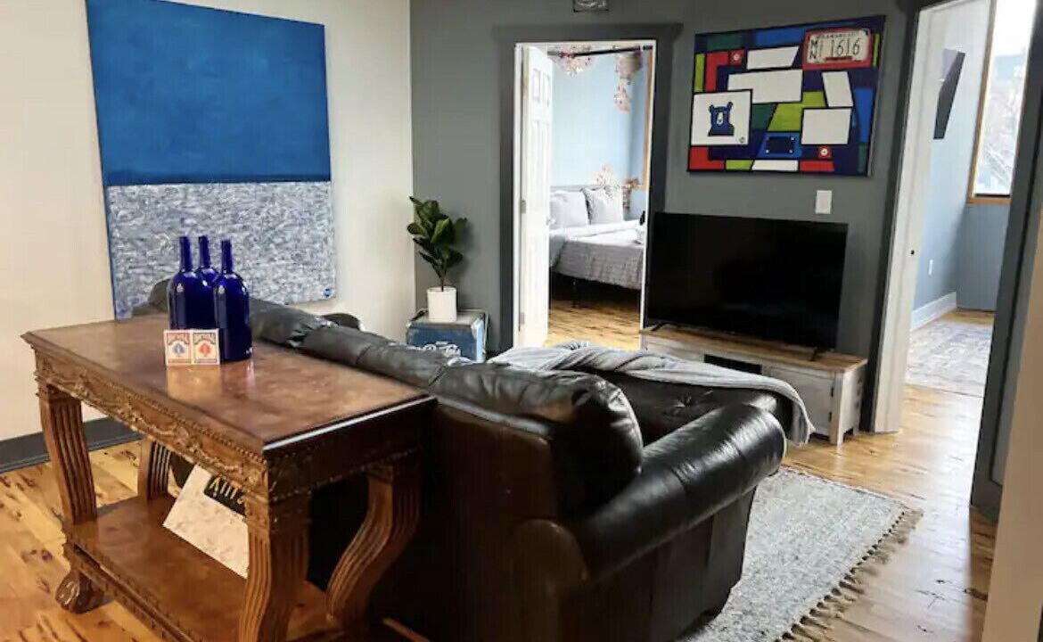 Photo of Livingroom in Glens Falls