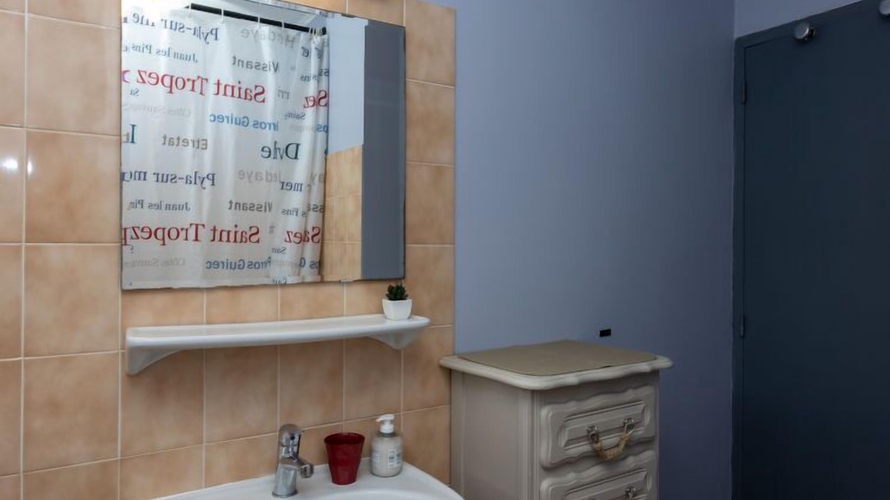 Photo of Bathroom in Saint-Coulomb