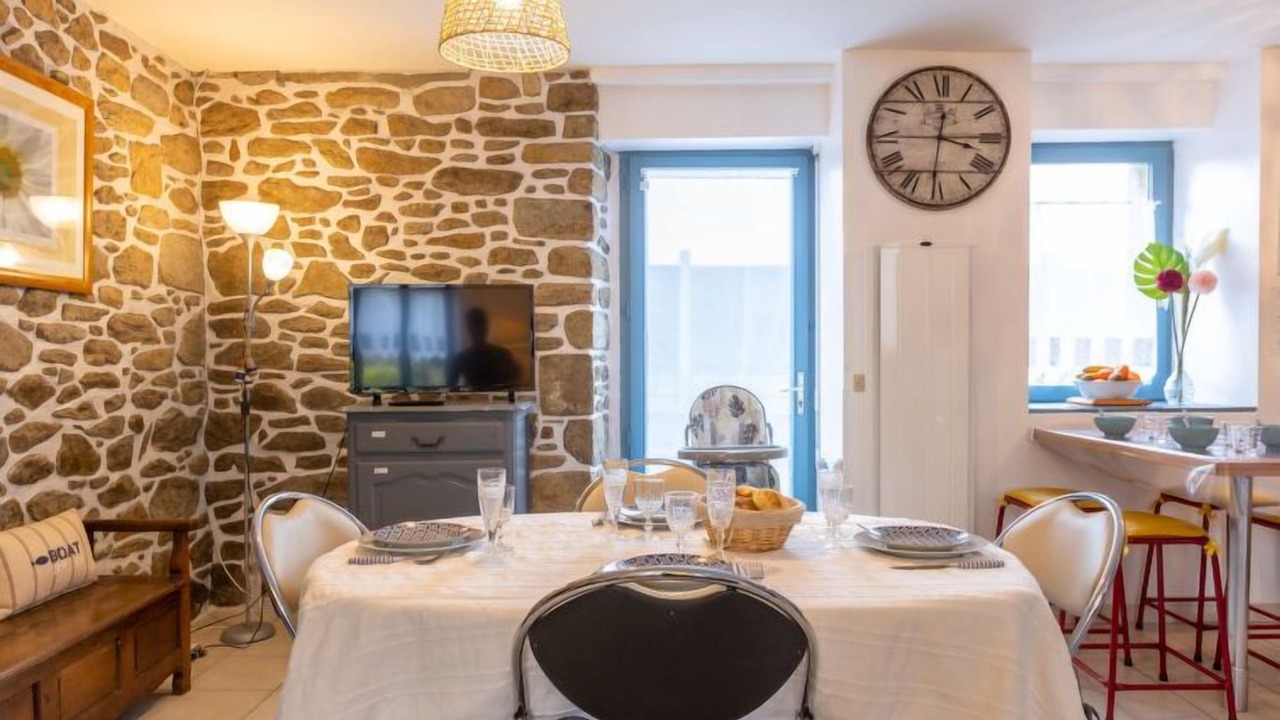 Photo of Bedroom in Saint-Coulomb