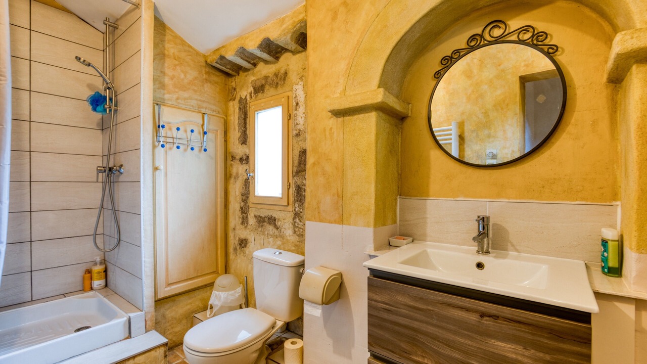 Photo of Bathroom in Aiguerelles