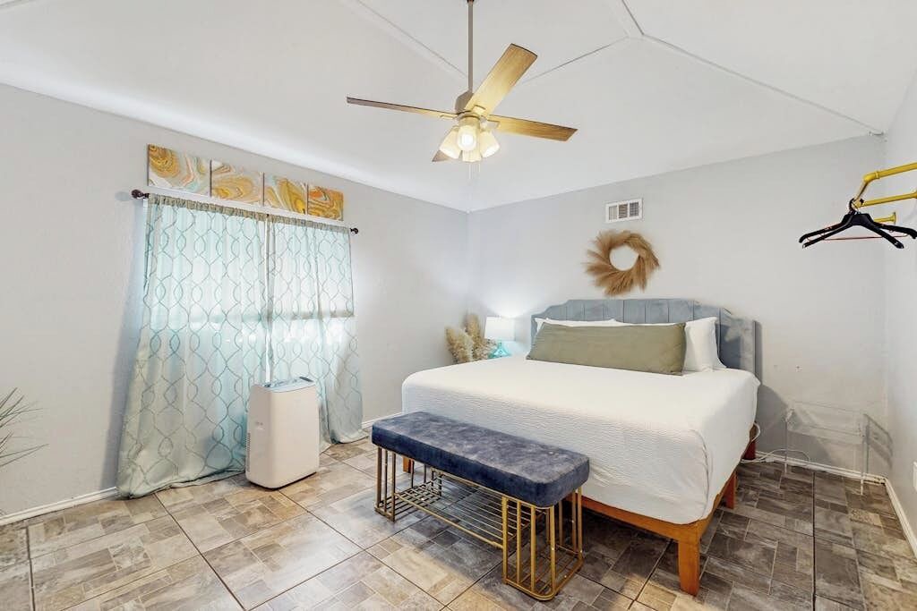 Photo of Bedroom in South Side