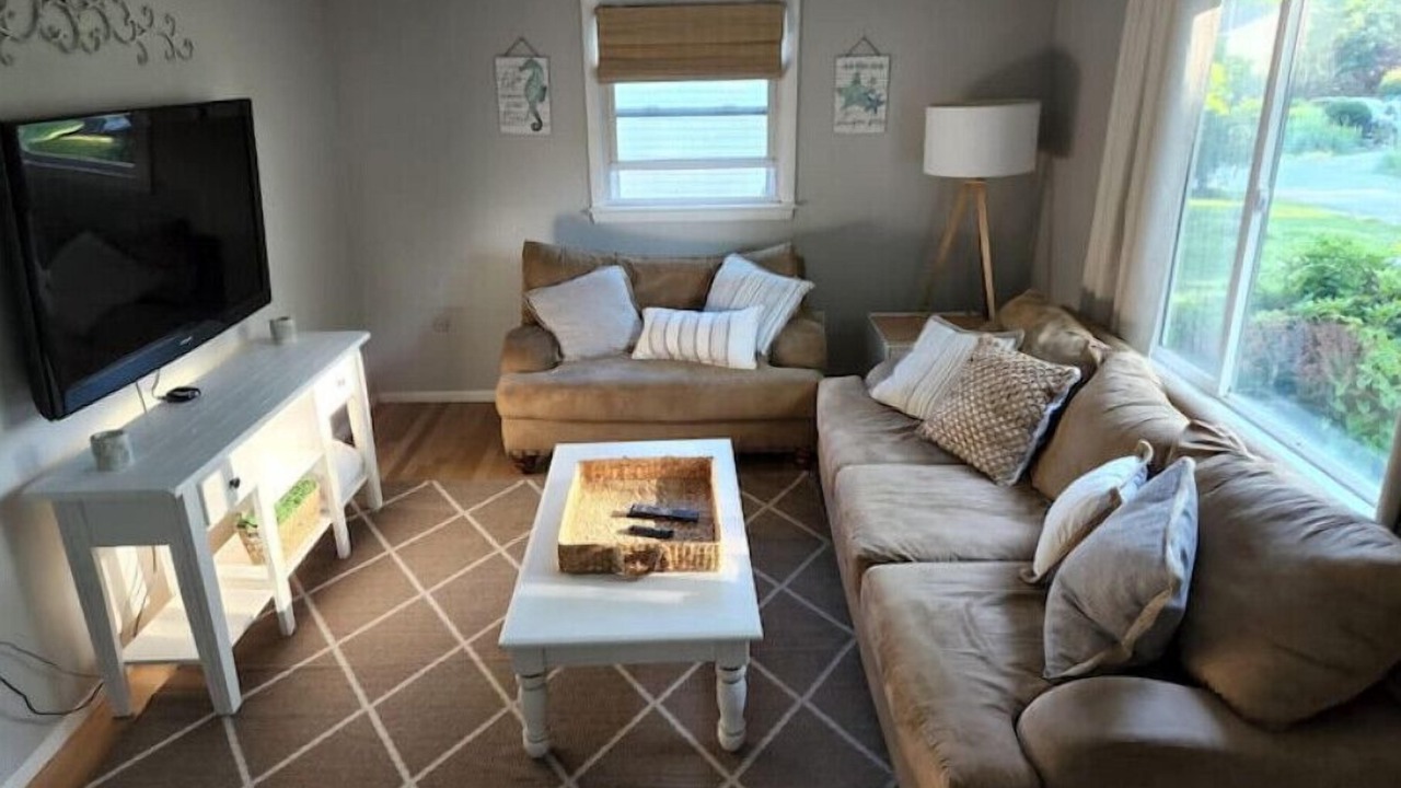 Photo of Livingroom in Narragansett