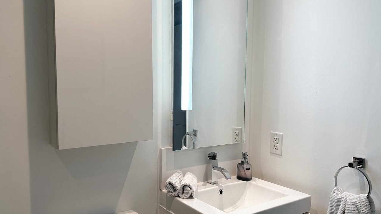 Photo of Bathroom in Fashion District
