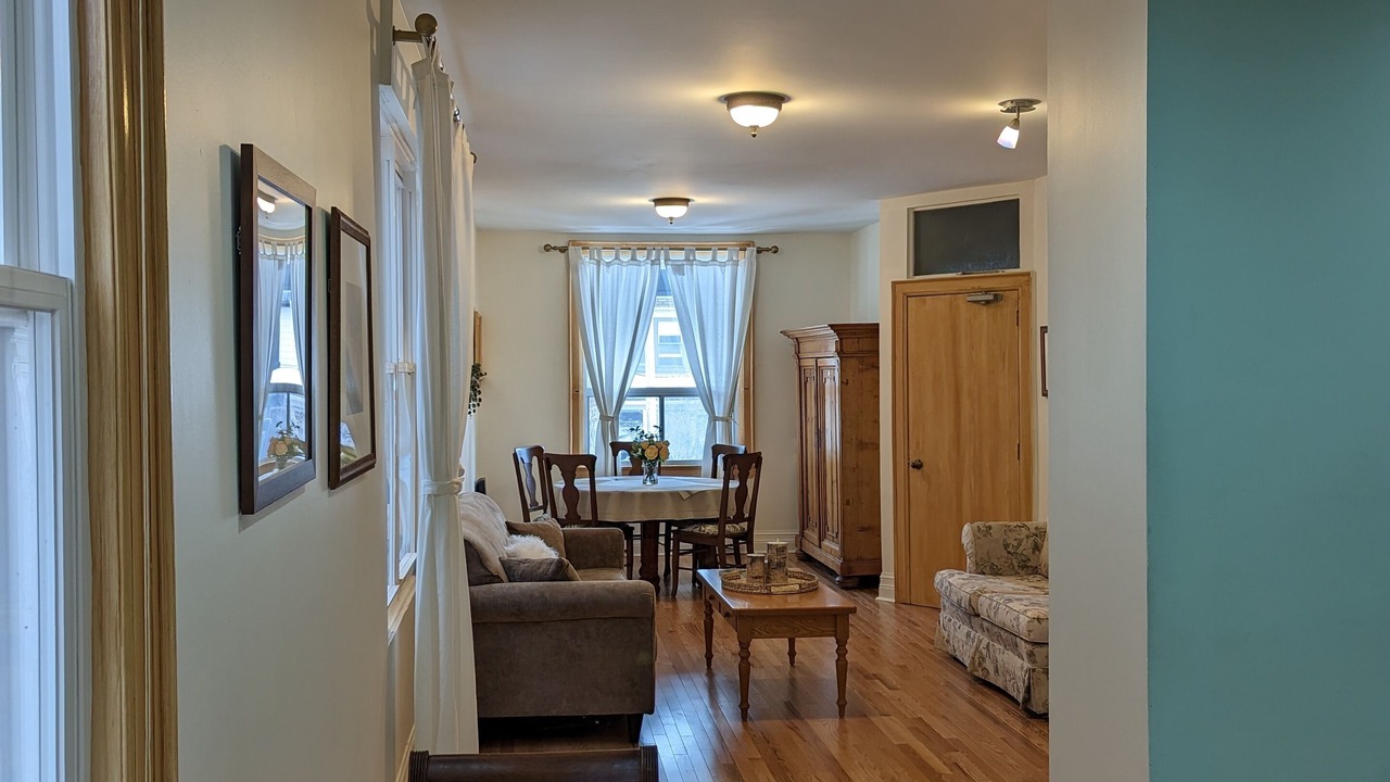Photo of Livingroom in Riverdale