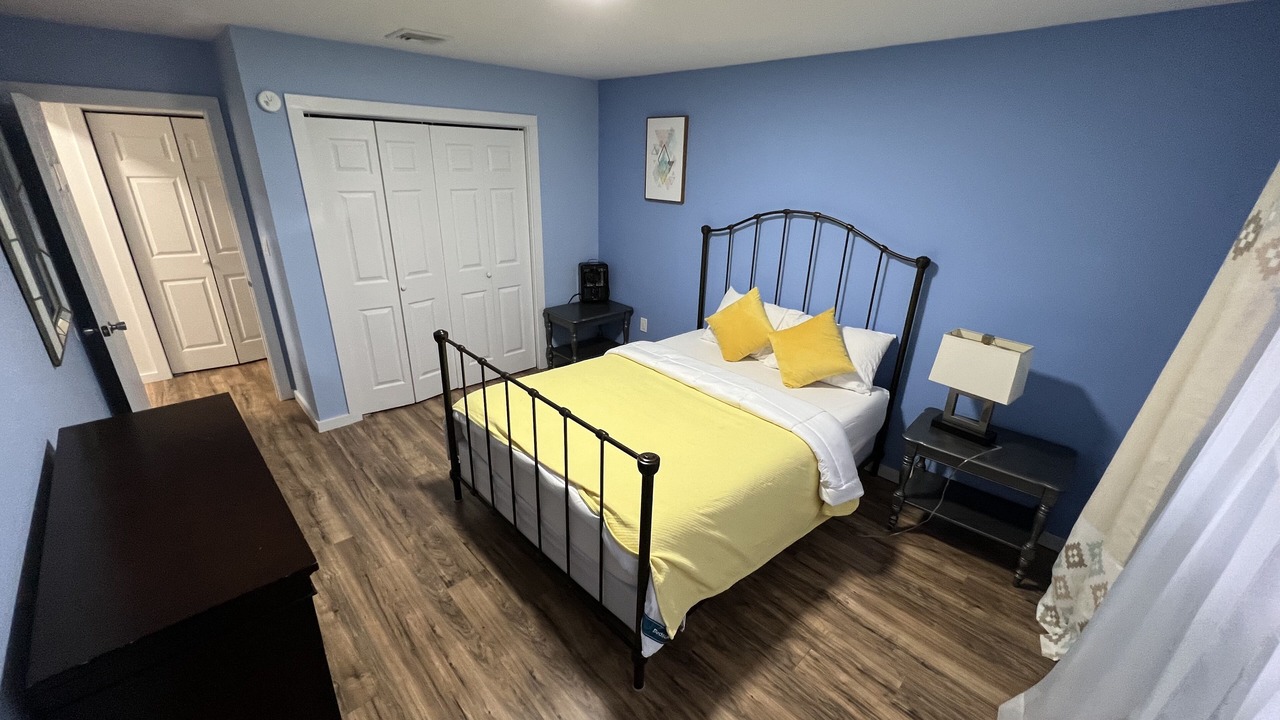 Photo of Bedroom in Henryville