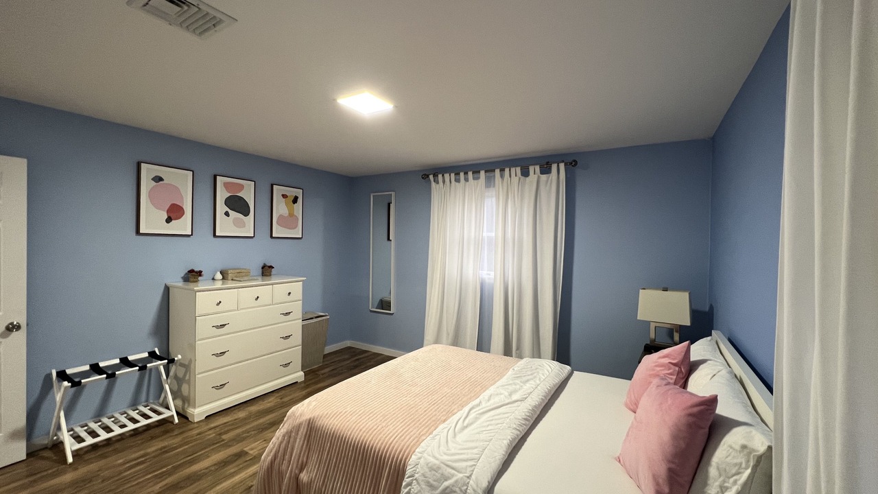 Photo of Bedroom in Henryville