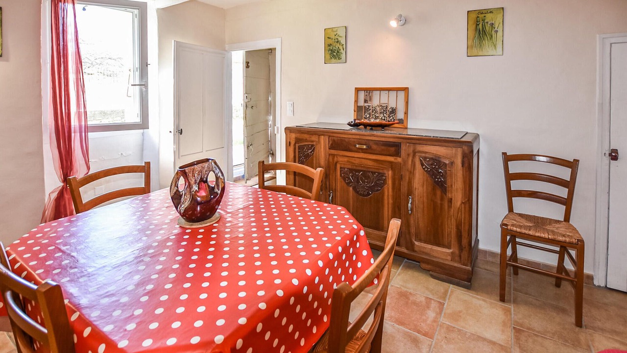 Photo of Bedroom in Malaucene