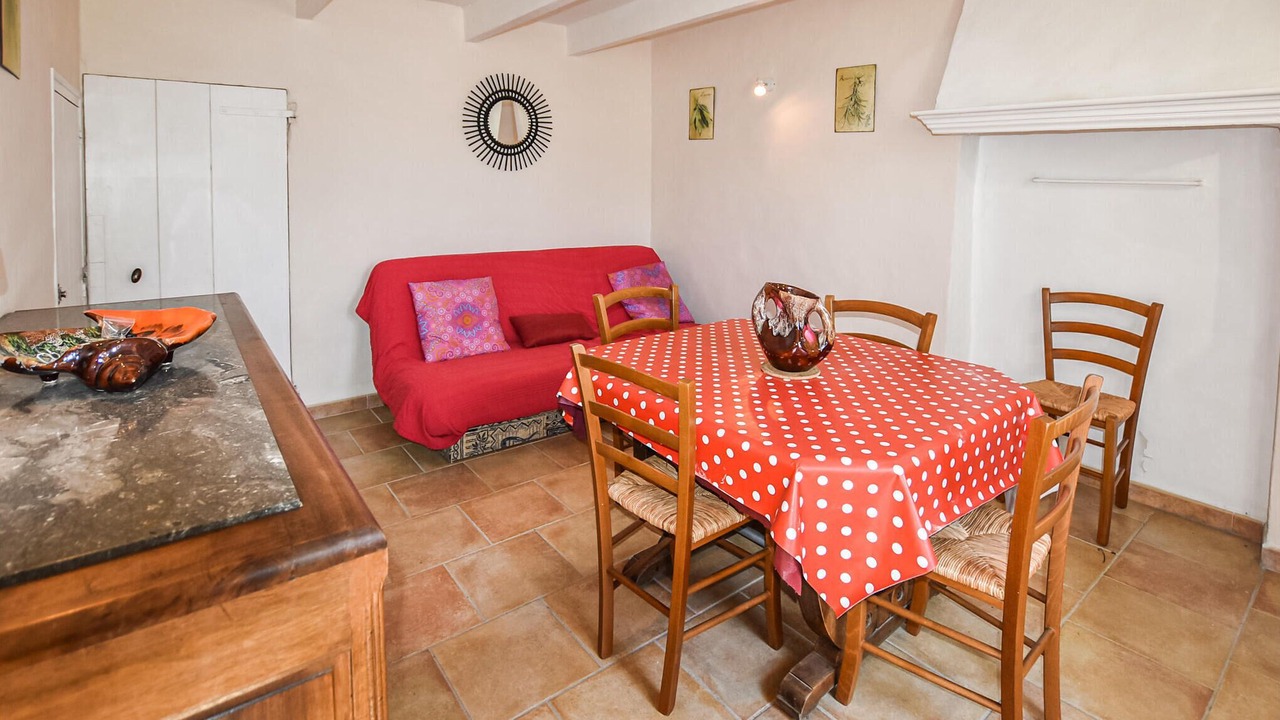 Photo of Bedroom in Malaucene