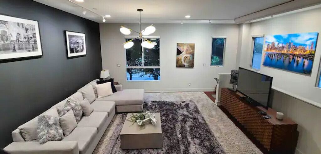 Photo of Livingroom in Faircrest Heights