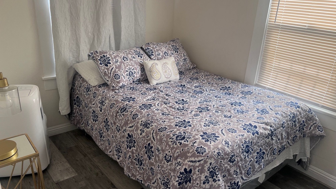 Photo of Bedroom in North Long Beach