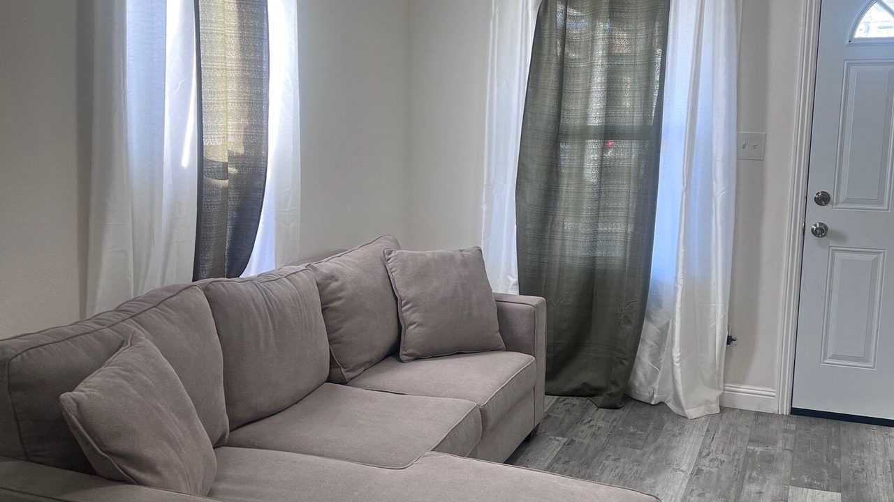 Photo of Livingroom in North Long Beach