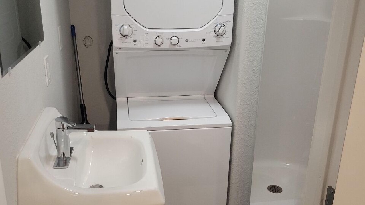 Photo of Bathroom in Alvin