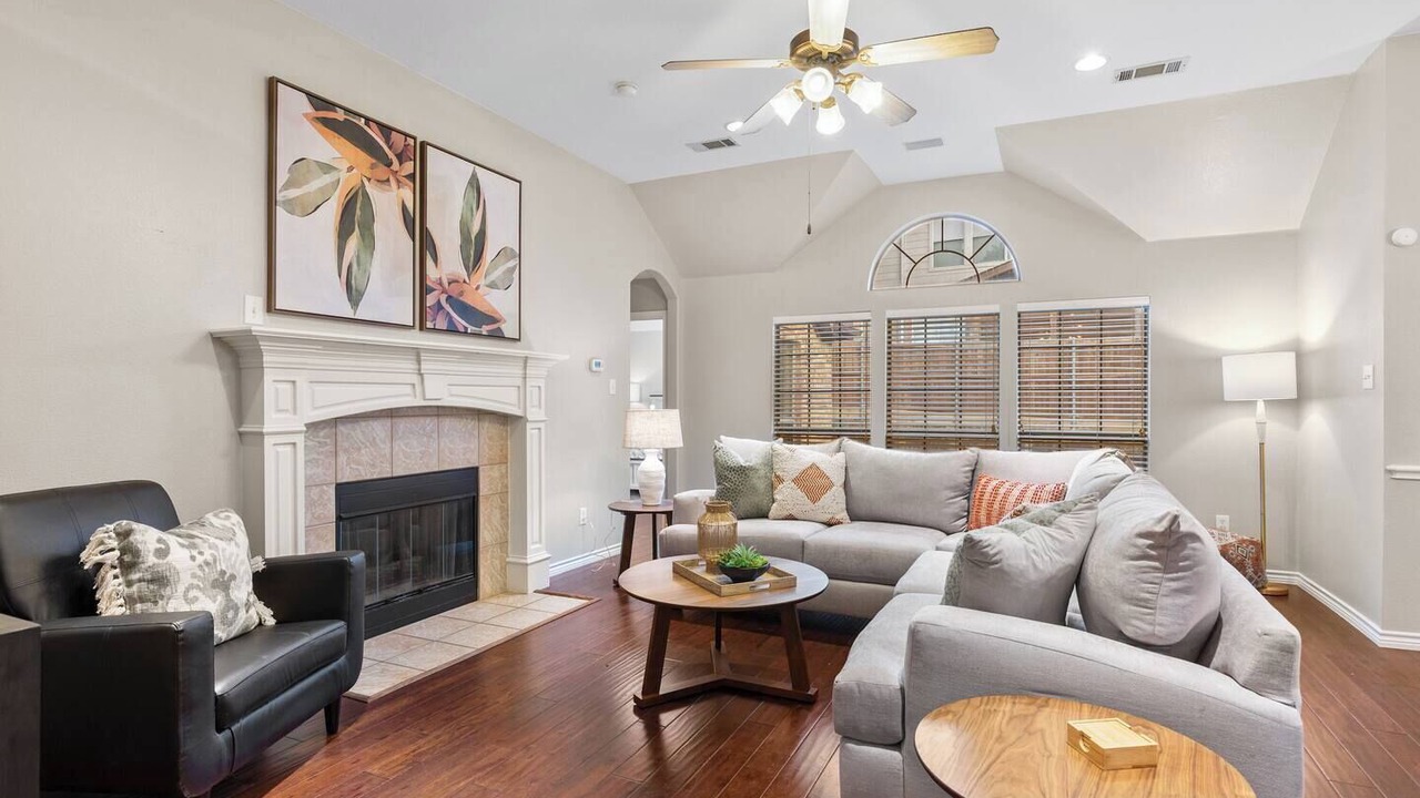 Photo of Livingroom in Highland Village