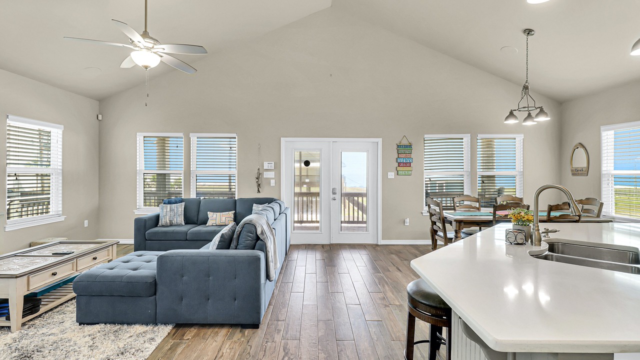 Photo of Livingroom in North Beach