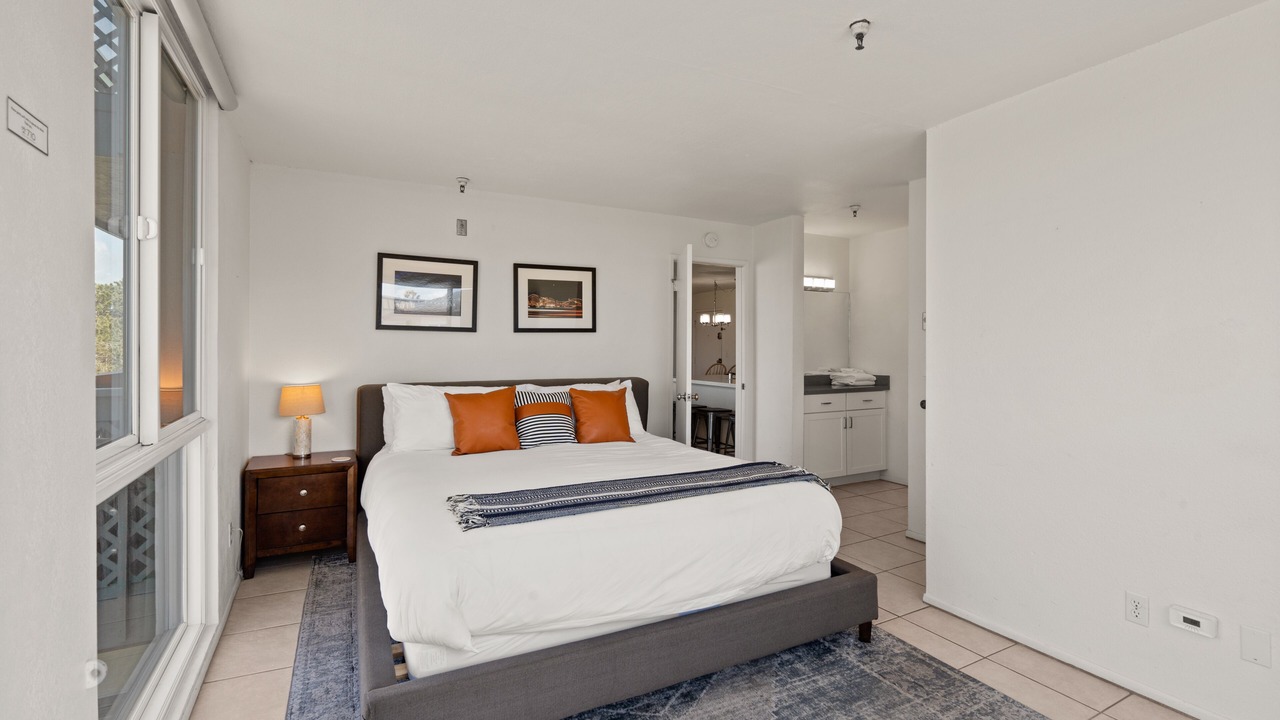 Photo of Bedroom in South Mission Beach