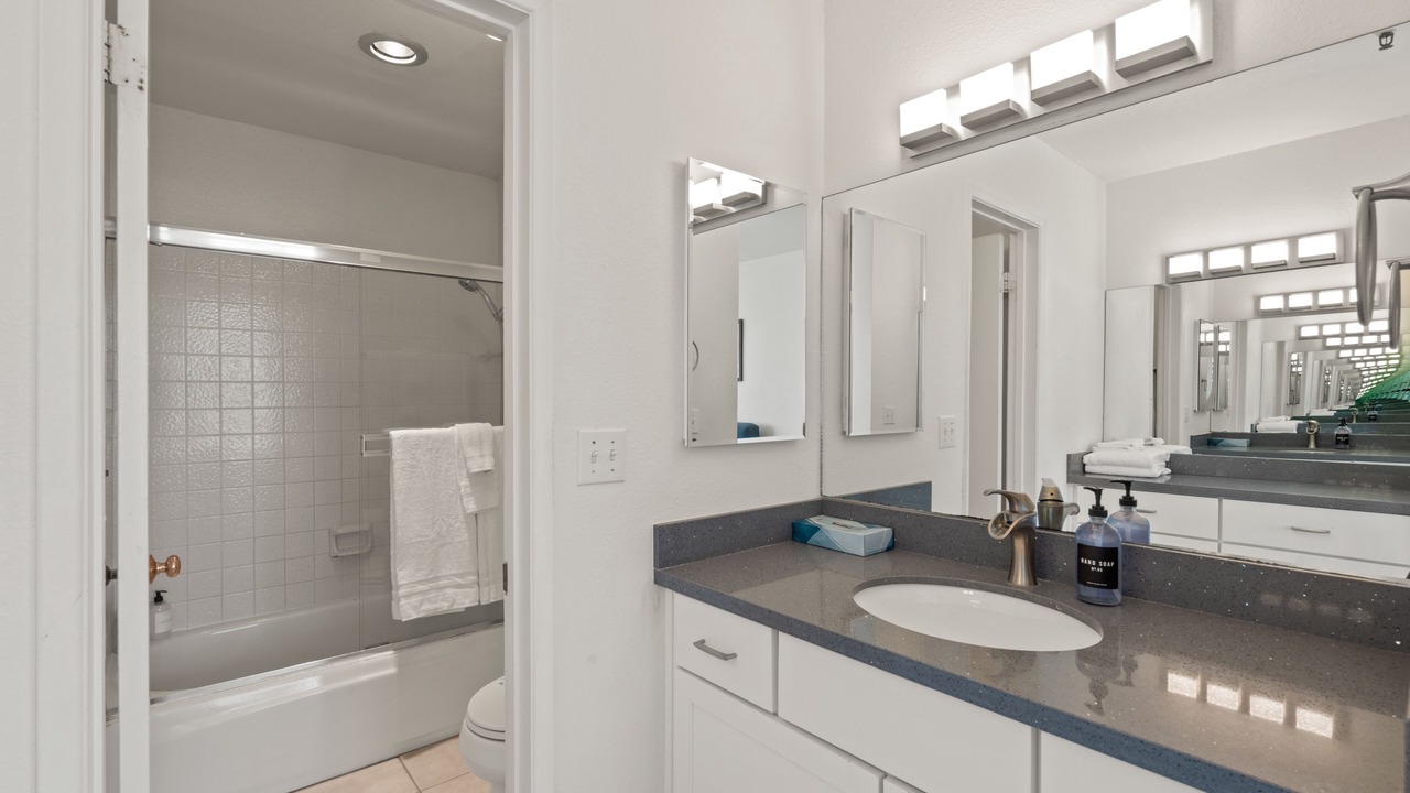 Photo of Bathroom in South Mission Beach