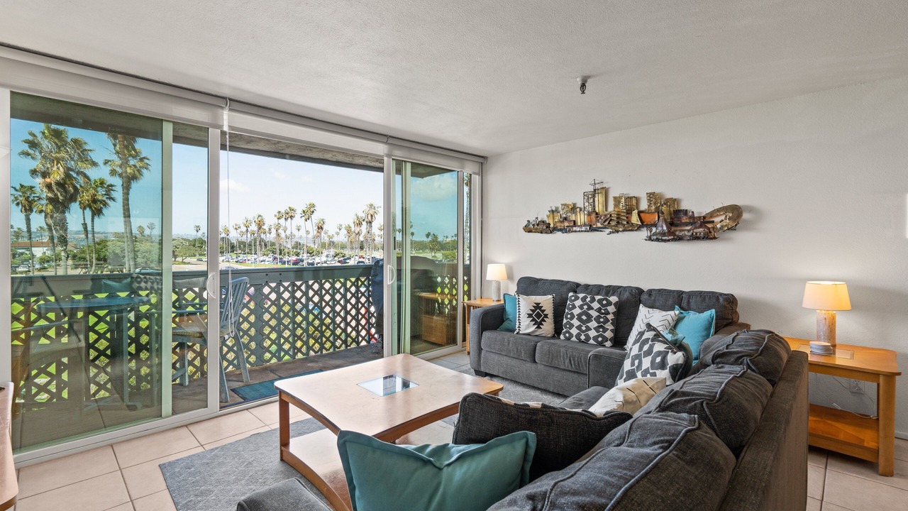 Photo of Livingroom in South Mission Beach
