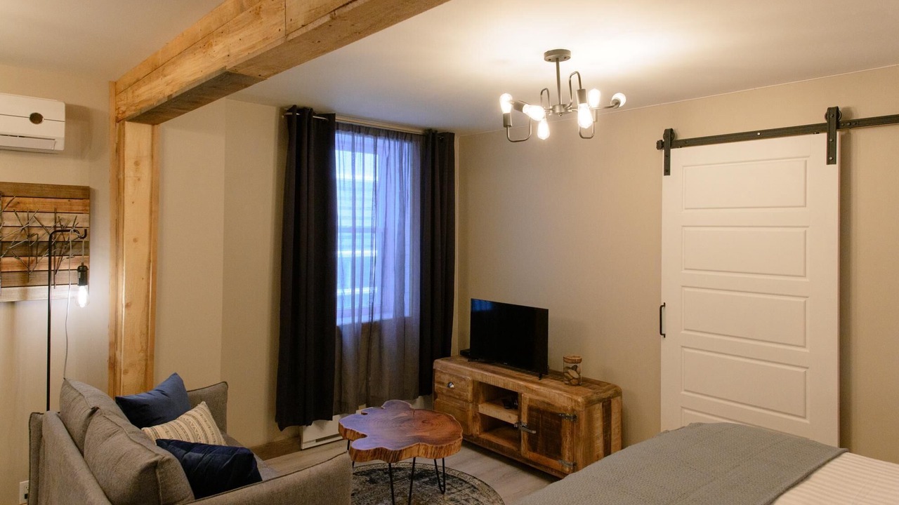 Photo of Bedroom in Rouyn-Noranda