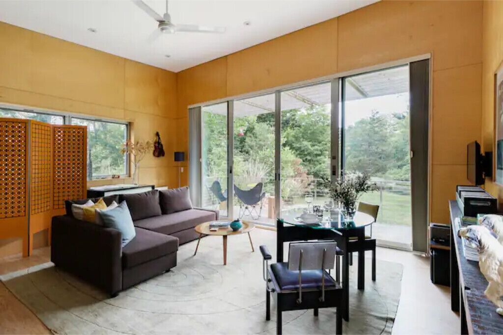 Photo of Livingroom in Guilford