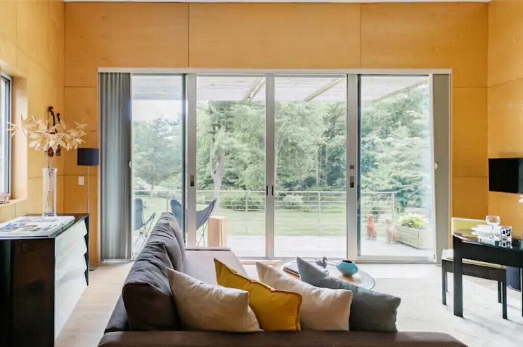 Photo of Livingroom in Guilford